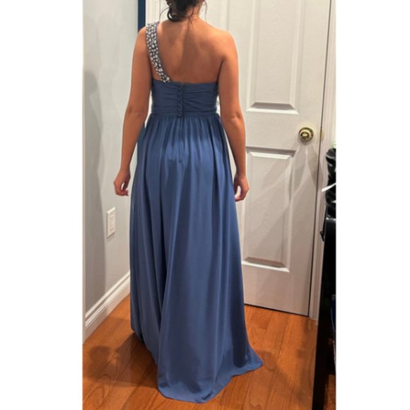 Evening Wear - Picture 3 of 5